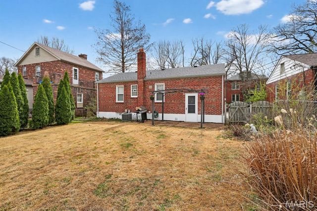 6929 Dartmouth Avenue, University City, MO 63130