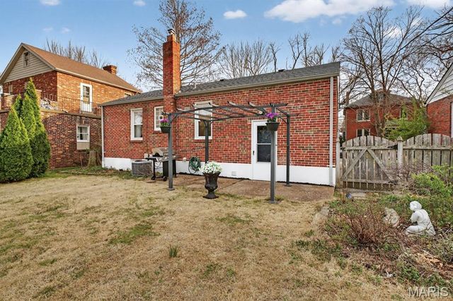 6929 Dartmouth Avenue, University City, MO 63130