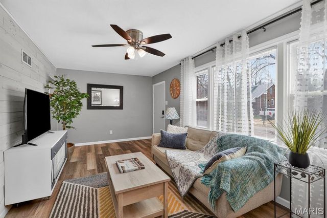 6929 Dartmouth Avenue, University City, MO 63130