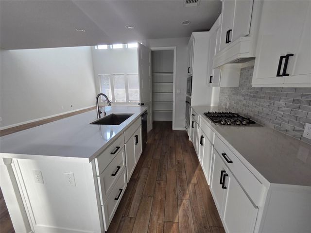 221 Bauer LOOP, Liberty Hill, TX 78642