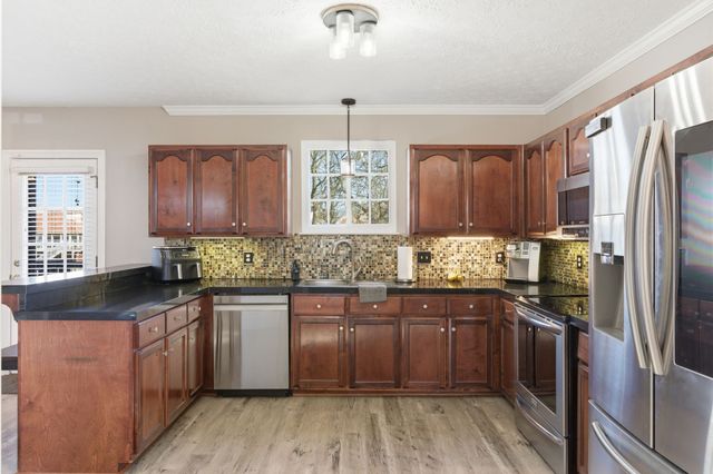 110 Huntington Pl, Hendersonville, TN 37075