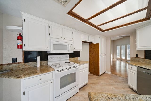 1211 W Edgewater Place, Broken Arrow, OK 74012