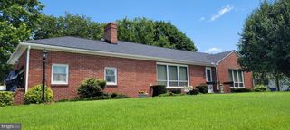 64 HILLCREST DR, Hanover, PA 17331