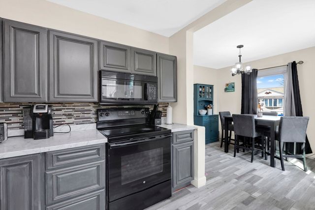 95 Clark St, Chicopee, MA 01013