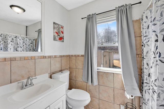 95 Clark St, Chicopee, MA 01013