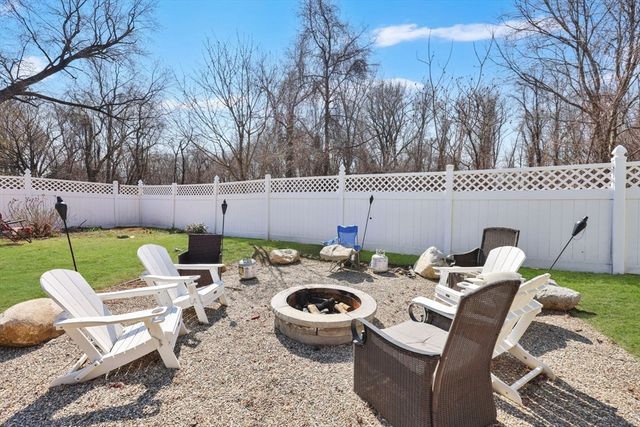95 Clark St, Chicopee, MA 01013