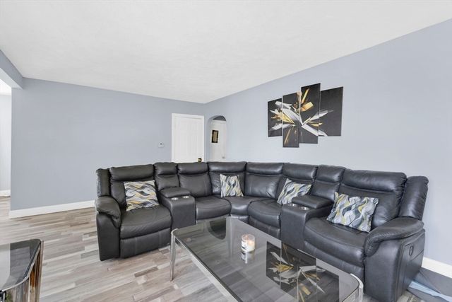 95 Clark St, Chicopee, MA 01013