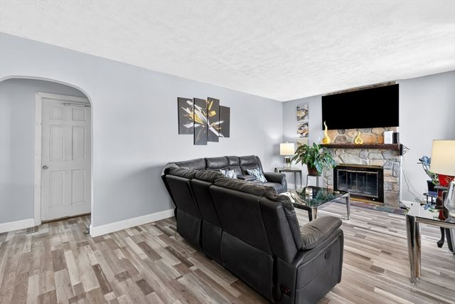95 Clark St, Chicopee, MA 01013