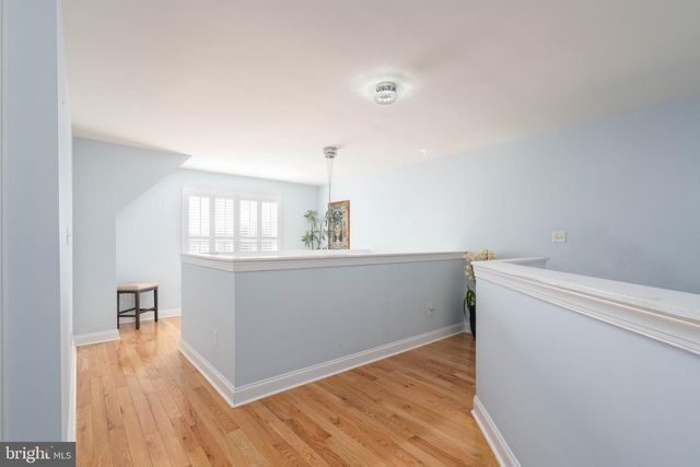 4 GRAND NATIONAL LN, Newark, DE 19702