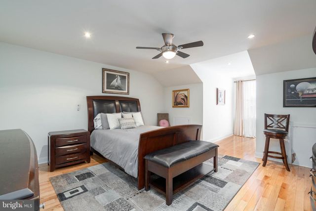 4 GRAND NATIONAL LN, Newark, DE 19702