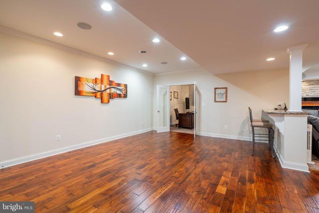 4 GRAND NATIONAL LN, Newark, DE 19702