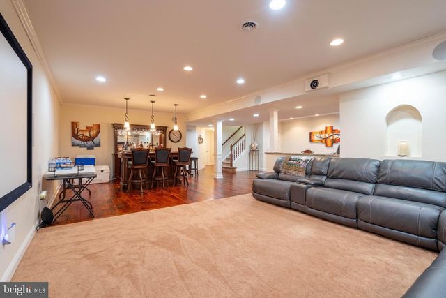 4 GRAND NATIONAL LN, Newark, DE 19702