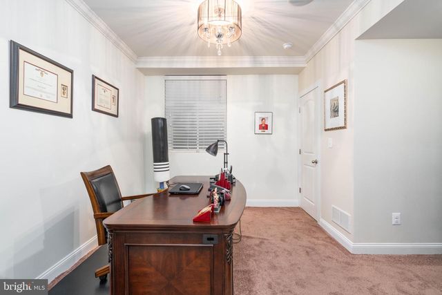 4 GRAND NATIONAL LN, Newark, DE 19702