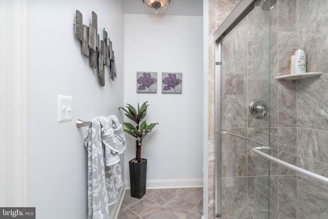 4 GRAND NATIONAL LN, Newark, DE 19702