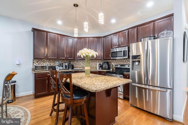 4 GRAND NATIONAL LN, Newark, DE 19702