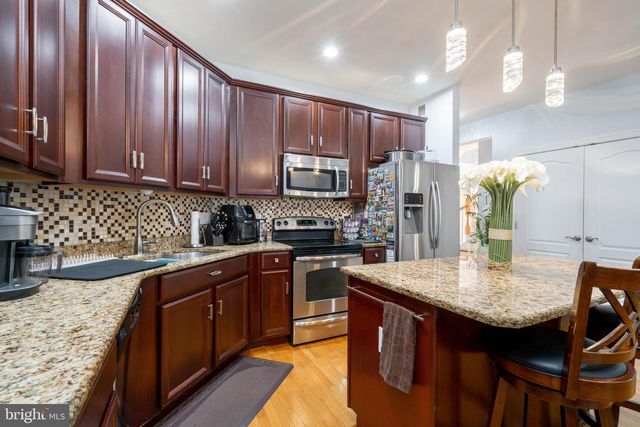 4 GRAND NATIONAL LN, Newark, DE 19702