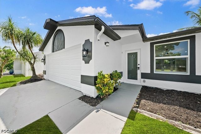 2931 SW 11th CT, Cape Coral, FL 33914