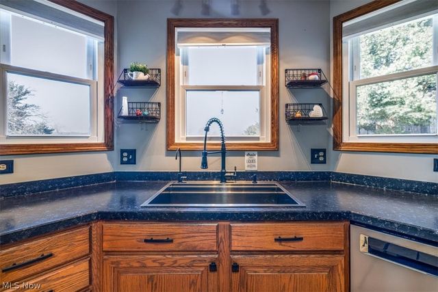 2928 S Medina Line Road, Wadsworth, OH 44281