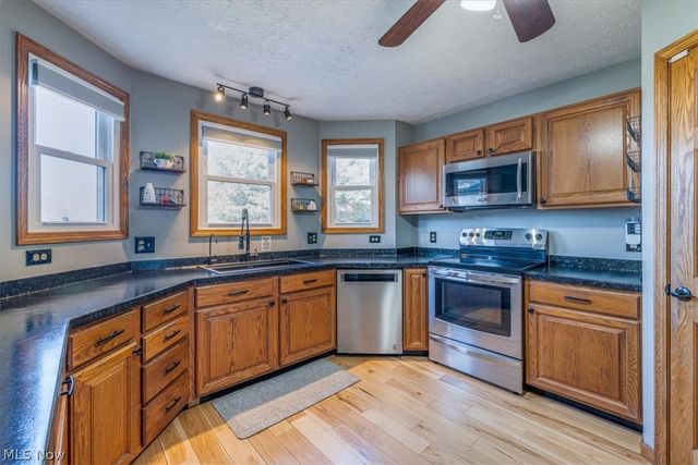 2928 S Medina Line Road, Wadsworth, OH 44281