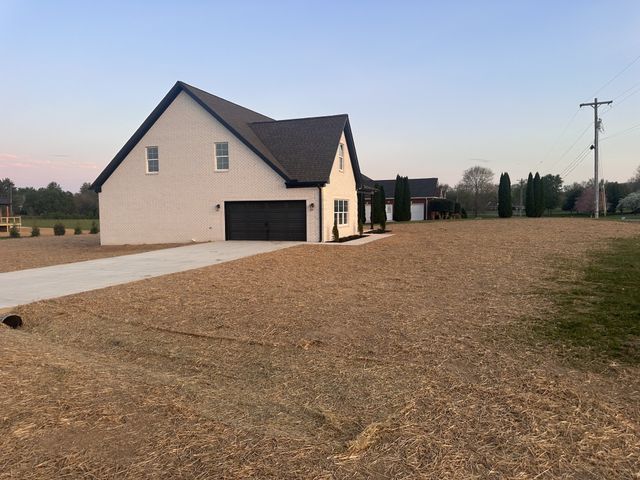 608 Golf Club Dr, Smithville, TN 37166