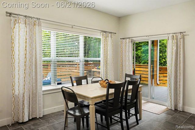 220 Turnberry Court, Milford, MI 48381