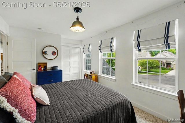 220 Turnberry Court, Milford, MI 48381