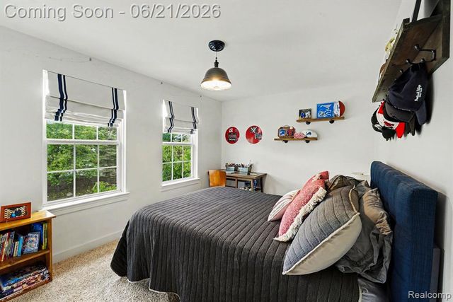 220 Turnberry Court, Milford, MI 48381