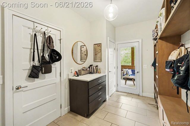 220 Turnberry Court, Milford, MI 48381