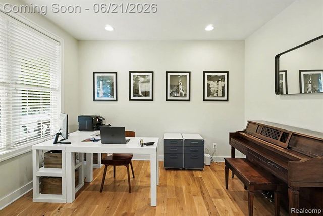 220 Turnberry Court, Milford, MI 48381