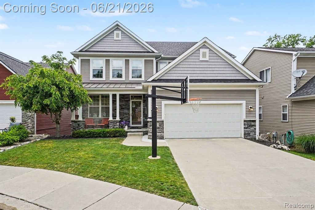 220 Turnberry Court, Milford, MI 48381