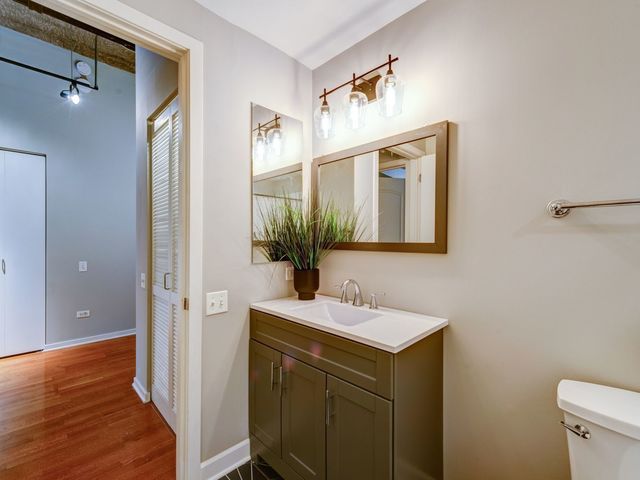 900 N KINGSBURY Street 1057, Chicago, IL 60610