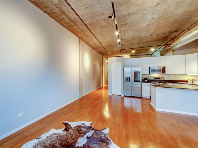 900 N KINGSBURY Street 1057, Chicago, IL 60610