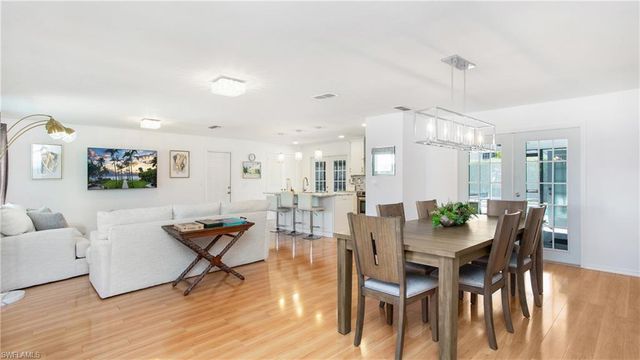 800 100th AVE N, Naples, FL 34108