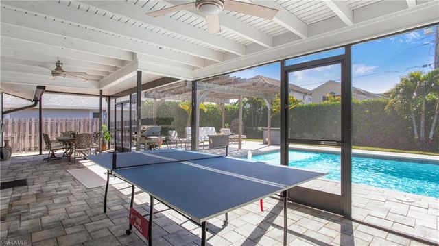 800 100th AVE N, Naples, FL 34108