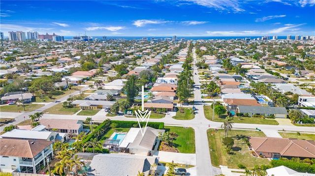 800 100th AVE N, Naples, FL 34108