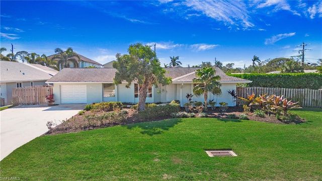 800 100th AVE N, Naples, FL 34108