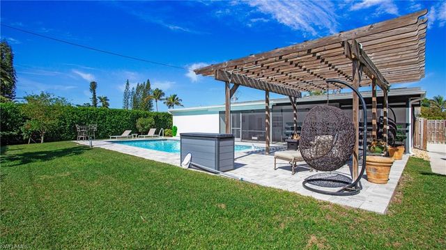 800 100th AVE N, Naples, FL 34108