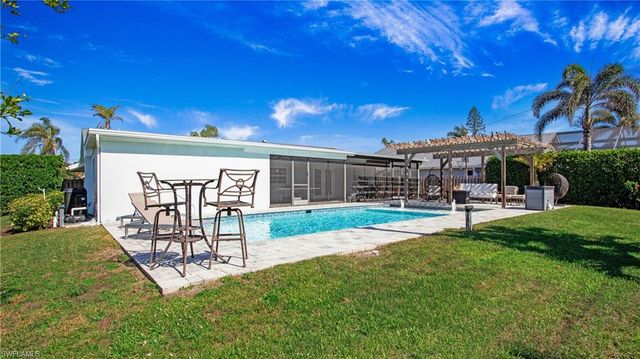 800 100th AVE N, Naples, FL 34108