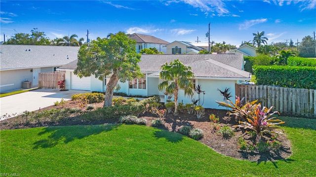 800 100th AVE N, Naples, FL 34108