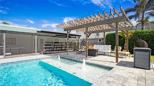 800 100th AVE N, Naples, FL 34108