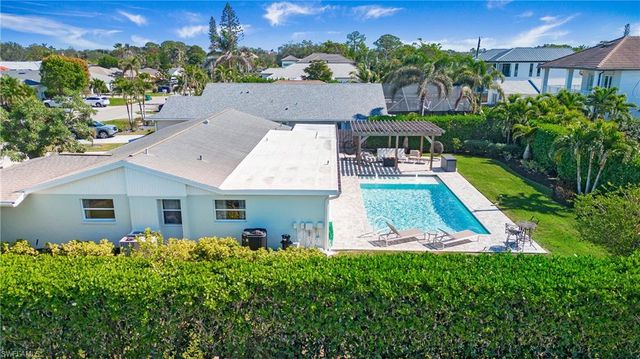 800 100th AVE N, Naples, FL 34108