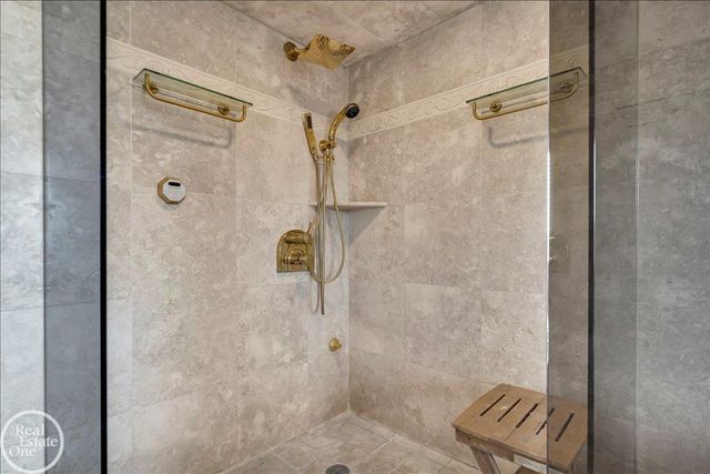 22416 Maple St Street, Saint Clair Shores, MI 48081