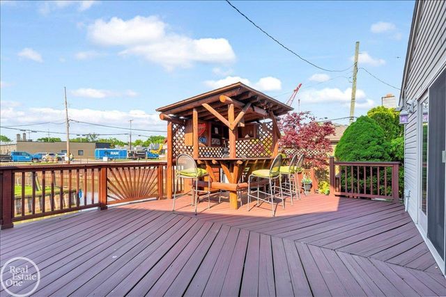 22416 Maple St Street, Saint Clair Shores, MI 48081