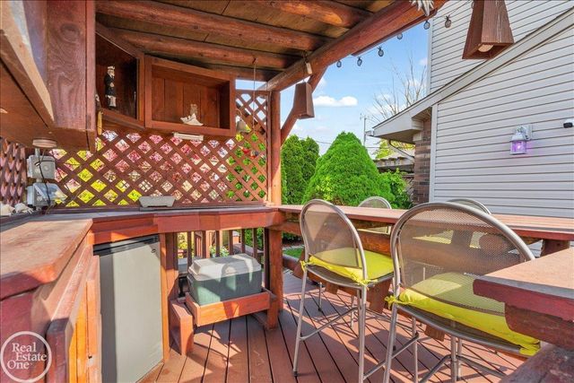22416 Maple St Street, Saint Clair Shores, MI 48081