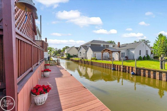 22416 Maple St Street, Saint Clair Shores, MI 48081