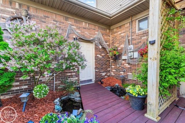 22416 Maple St Street, Saint Clair Shores, MI 48081