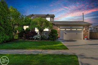 22416 Maple St Street, Saint Clair Shores, MI 48081