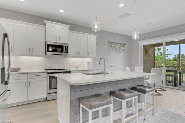 2335 Sawyers Hill RD 506, Naples, FL 34120