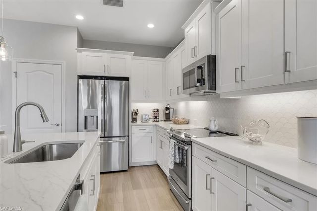 2335 Sawyers Hill RD 506, Naples, FL 34120