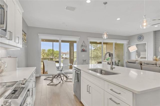 2335 Sawyers Hill RD 506, Naples, FL 34120
